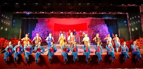 赣南客家链枪舞