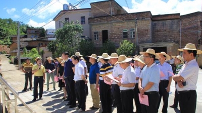 五华县召开人居泥砖危房专项整治工作现场会