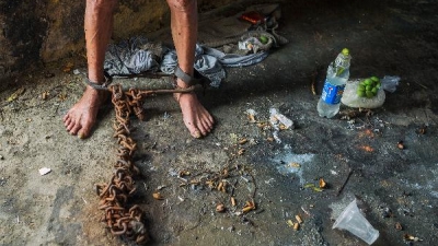 丰顺一男子精神异常被锁17年 哥哥为照顾他至今未娶