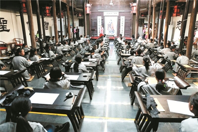 横店夏令营小记者丨梦幻谷的突发事件