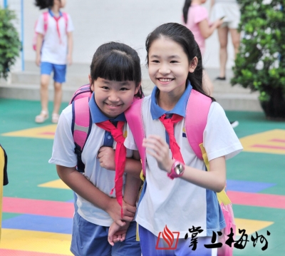 升国旗 领新书！梅州77万中小学生今日开学啦...