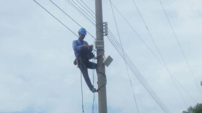 南方电网广东梅州五华供电局全力助水库渗漏险情排除