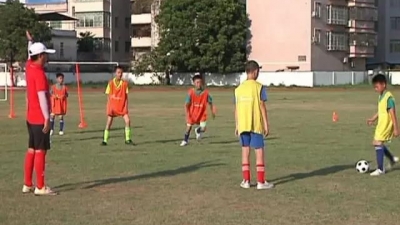 青少年公益足球夏令营，这个夏天见证他们的成长……