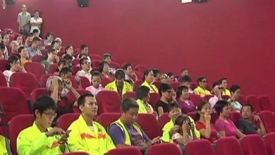 特别的爱给特别的您，平远环卫工人免费观看《战狼2》