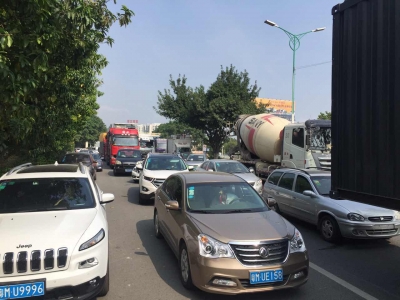 快讯丨梅城梅州大桥大塞车，市民请注意绕行！
