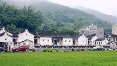 精雕细绘客家意 诗情画意东华庐