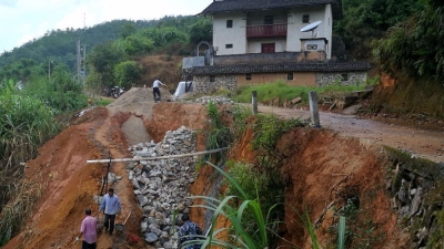 梅县松源Y112村道多处滑坡已开展修复 其中两处维修完毕