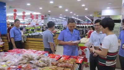 安心迎假期！梅江区打假打私强强联合 重点检查节日热点产品