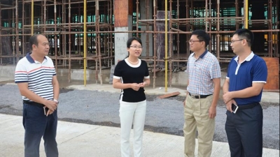 梅江区区长肖卫华率队调研教育工作