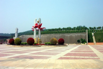 梅县举办文艺巡演普及法纪文明