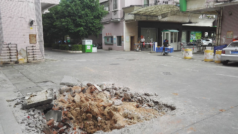经物业及住建部门同意批准，加装电梯仍遭阻！事发金港花园
