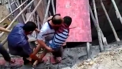 慎入！今日五华龙村一少年骑车跌落工地！1米长钢筋刺穿背部…