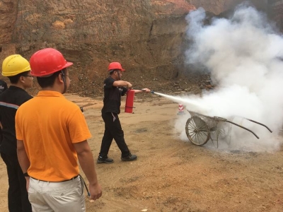 五华郭田镇开展消防安全演练，提高火灾自救能力