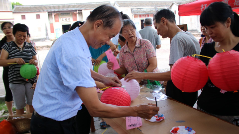 月满祖屋，齐乐中秋 梅江区金山街道社工举行客家传统文化活动