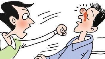 五华一男子怀疑妻有外遇 操棍打伤“情敌”