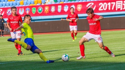 中乙联赛第21轮 梅县铁汉生态主场不敌“川军”