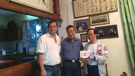 梅州日报“全球客商行”五洲行采风团到毛里求斯首都波累市拜访客商