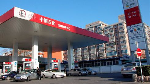 我市开展安全检查保障双节假期成品油市场安全