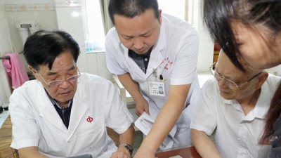 中山医教授15载到五华山区义诊  扶贫义诊把健康送进千家万户