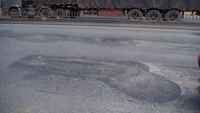 这路有点“坑”！梅城环市西路（梅县区段）多凹痕