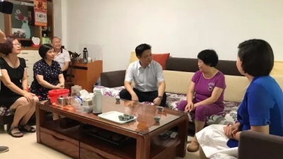 蕉岭县领导看望慰问教师代表 