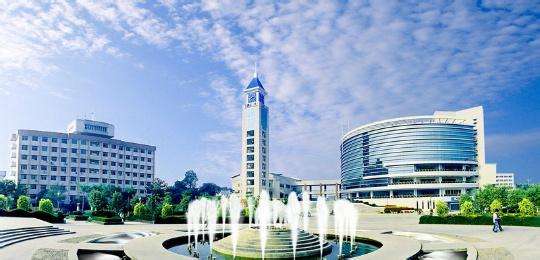 国防教育讲座走进嘉应学院 彭延虎讲授国防知识