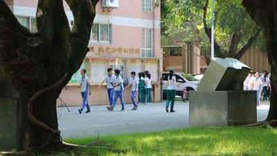 丁山：绝没有抽象之学生