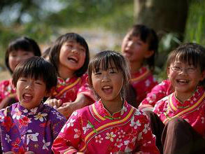 客家童谣赏析丨嘴唇红朵朵、天唔平