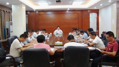 五华岐岭镇召开省定贫困村建设新农村示范村推进会