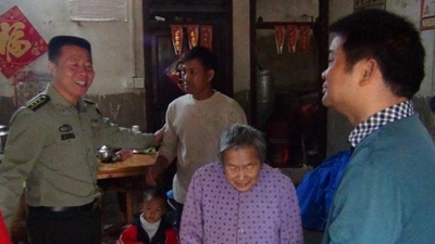 周玉奎一行到五华潭下镇开展精准扶贫工作