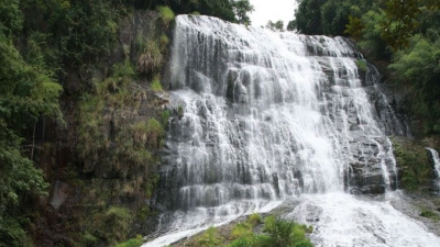 漫游客都丨流泉飞瀑凌空垂——游平远上举相思谷