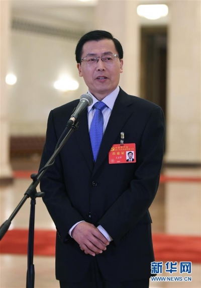 十九大“党代表通道”举办第二次采访活动