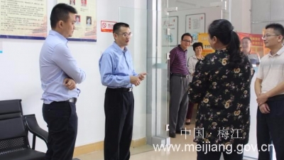 钟明到长沙镇调研“中心＋网格化＋信息化”工作