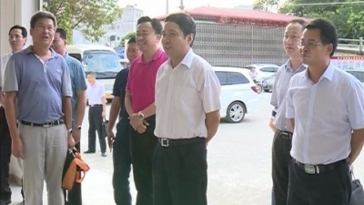 省国土资源厅党组书记、厅长陈光荣率队到丰顺调研，廖茂忠陪同