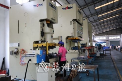 从“要素驱动”走向“创新驱动”   梅县区积极推动工业“加速跑”