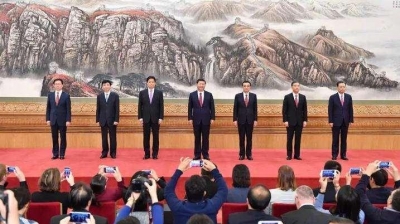 新常委集体亮相 平远各界反响强烈