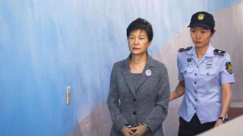 继续关！韩国法院决定将朴槿惠关押时间延长6个月
