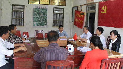 刘锐锋率队到梅林镇福新村开展扶贫双到“回头看”活动