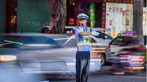感动！来看看梅州公安交警的节假日怎么过