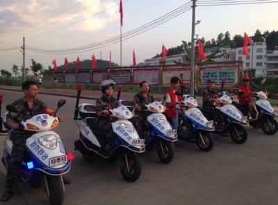 巾帼不让须眉：华城镇西区社区“妇女之家”保节日平安祥和