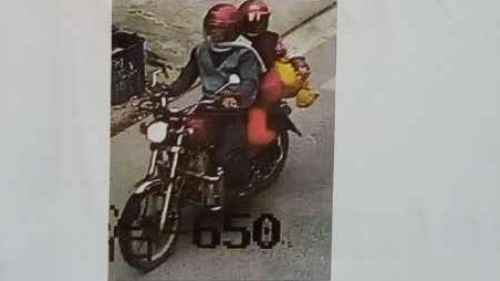 五华一摩托车撞人后逃逸！交警请您提供线索