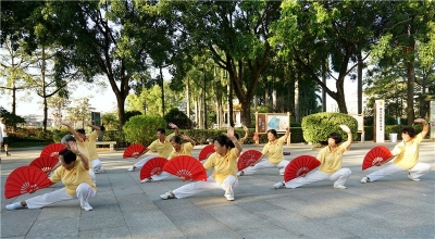 剑英公园：老年人的健身乐园