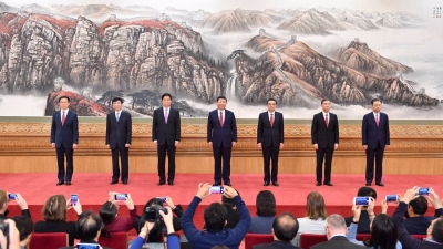 人民日报评新一届常委亮相：引领新时代的“梦之队”