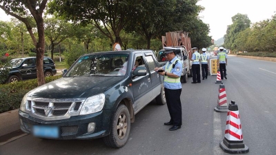 梅县车主注意了，您的黄标车必须淘汰、报废啦！梅县区开展整治行动