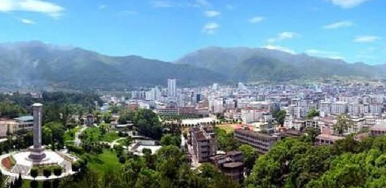 陈伟明、刘彩波调研石窟河十里画廊建设