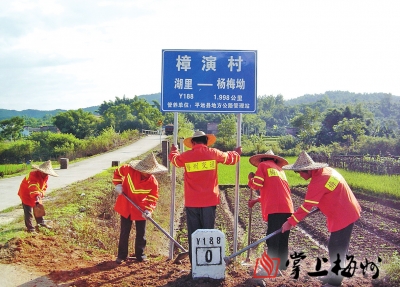 致敬，烈日下的山区养路工