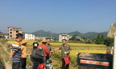 梅江区做好秋收期间农机安全生产工作