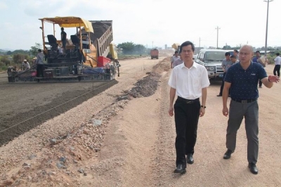 梅州市公路局局长王忠率队到兴宁督查国省道公路改造工作