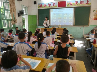 环保从娃娃抓起，梅县区两学校有了高大上的环保教材