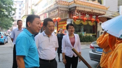 梅江区举行庆祝第24个环卫工人节表彰大会 朱国城肖卫华等出席